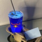 الكوب الازرق